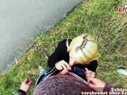 'Deutsche Tattoo Blondine mit intim piercing beim outdoor pov sexdate'