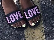 Anna Yellow Toes